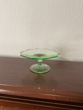 Vintage small green depression glass dessert cheese pedestal stand
